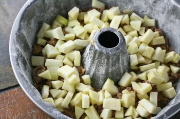 Apples in a cake pan